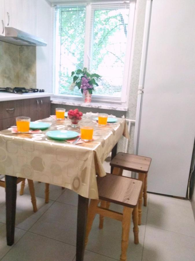 Светлые Апартаменты В 100М От Софиевского Парка Umanʼ Esterno foto